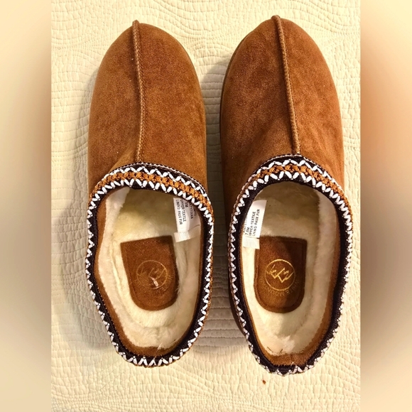 NWOT White Mountain Ladies Slip On  Slippers With Faux Fur Interior - Picture 2 of 5